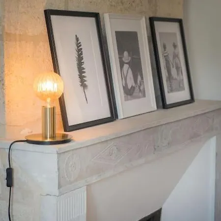 아파트 Avec Son Patio Dans Centre Historique De Bourg-sur-Gironde