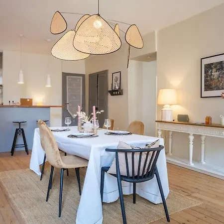 Apartment Avec Son Patio Dans Centre Historique De